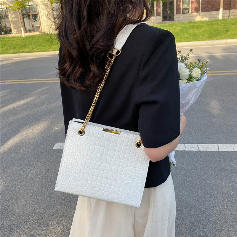 Versatile And Fashionable Commuting Chain Armpit Bag 2023 Early Spring New Style Textured Single Shoulder Crossbody Bag Large Capacity Small Square Bag