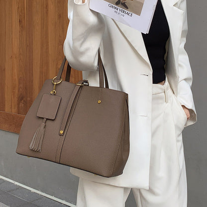 Cross-border Leather Women&#039;s Bag Shoulder Messenger Bag Women&#039;s Commuter Portable Tote Bag Large Capacity Bucket Bag Garden Bag