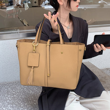Cross-border Leather Women&#039;s Bag Shoulder Messenger Bag Women&#039;s Commuter Portable Tote Bag Large Capacity Bucket Bag Garden Bag