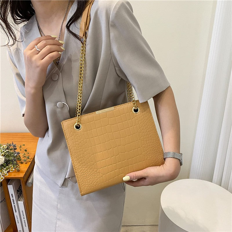Versatile And Fashionable Commuting Chain Armpit Bag 2023 Early Spring New Style Textured Single Shoulder Crossbody Bag Large Capacity Small Square Bag