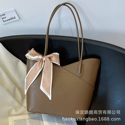 Simple All-match Large Capacity Bag For Women 2023 New Autumn And Winter Retro Fashion Bucket Bag Niche Commuter Shoulder Bag